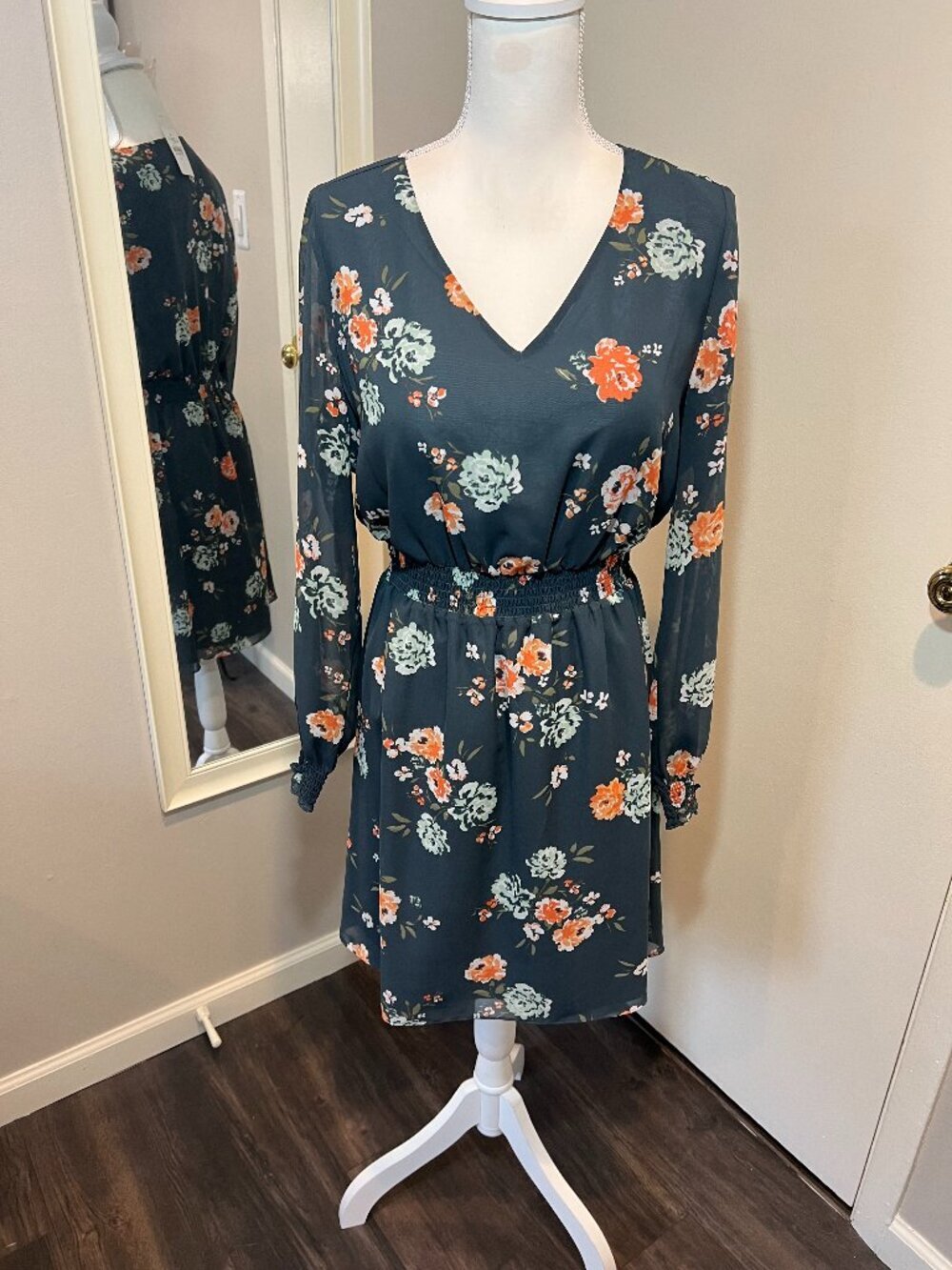 NWT LOFT Gray Floral Long Sleeve Midi Dress, Size Medium